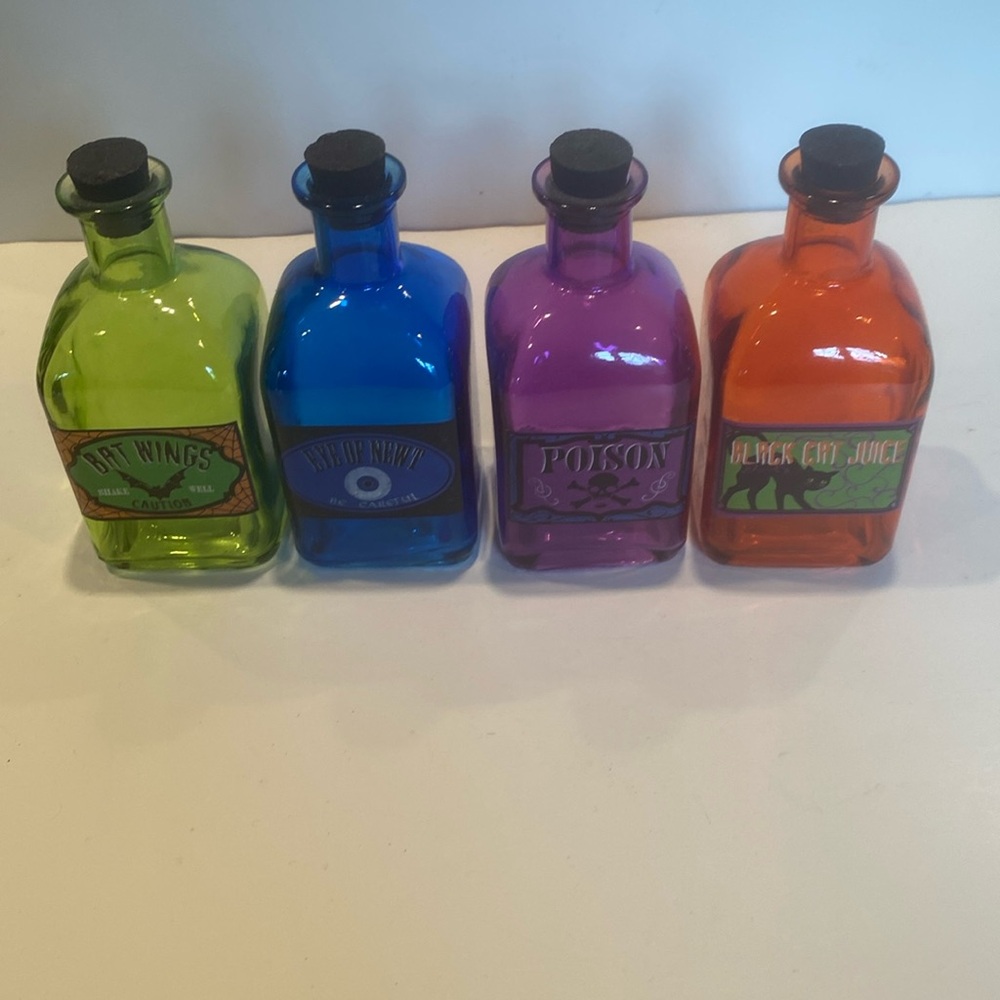 NWOT & Vintage Set of 4 Witch Apothecary Bottles